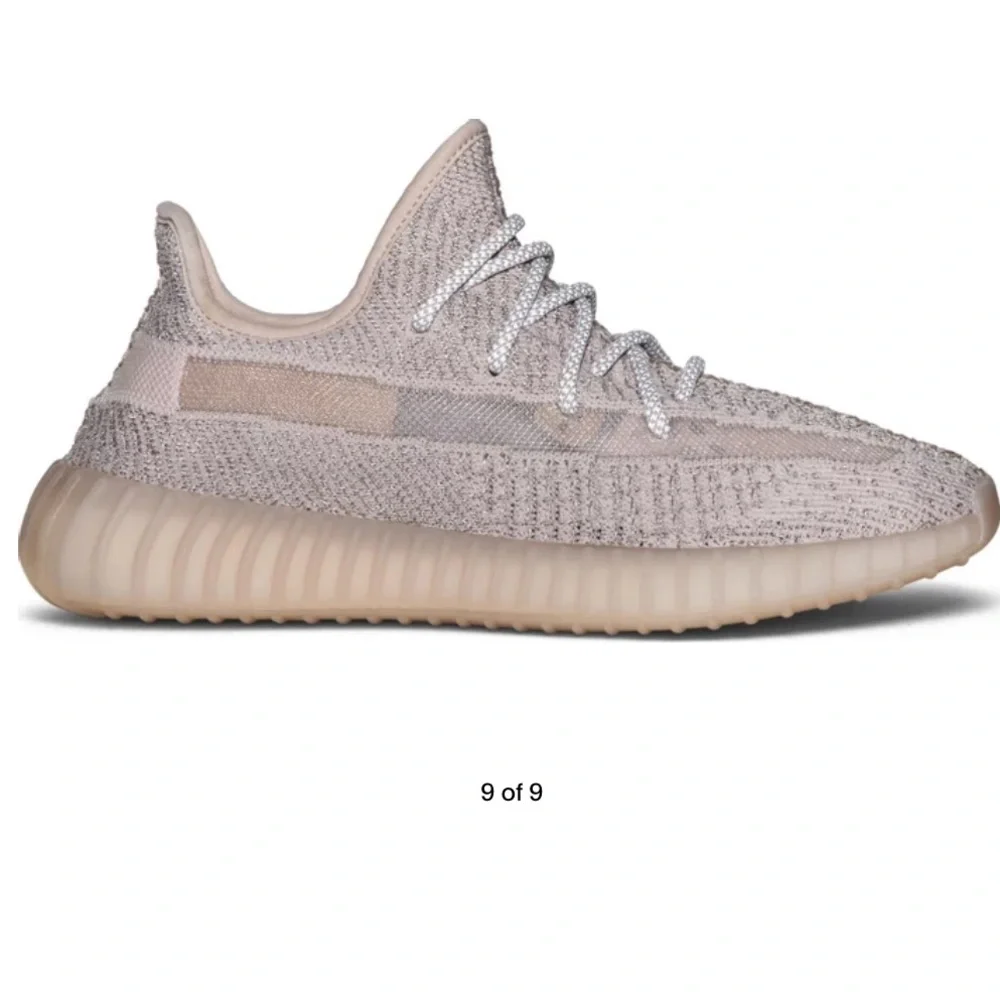Yeezy Boost 350 V2 - Picture 2 of 9